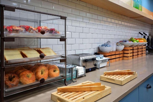 Country Inn & Suites by Radisson, Asheville West (Biltmore Estate), NC image 27